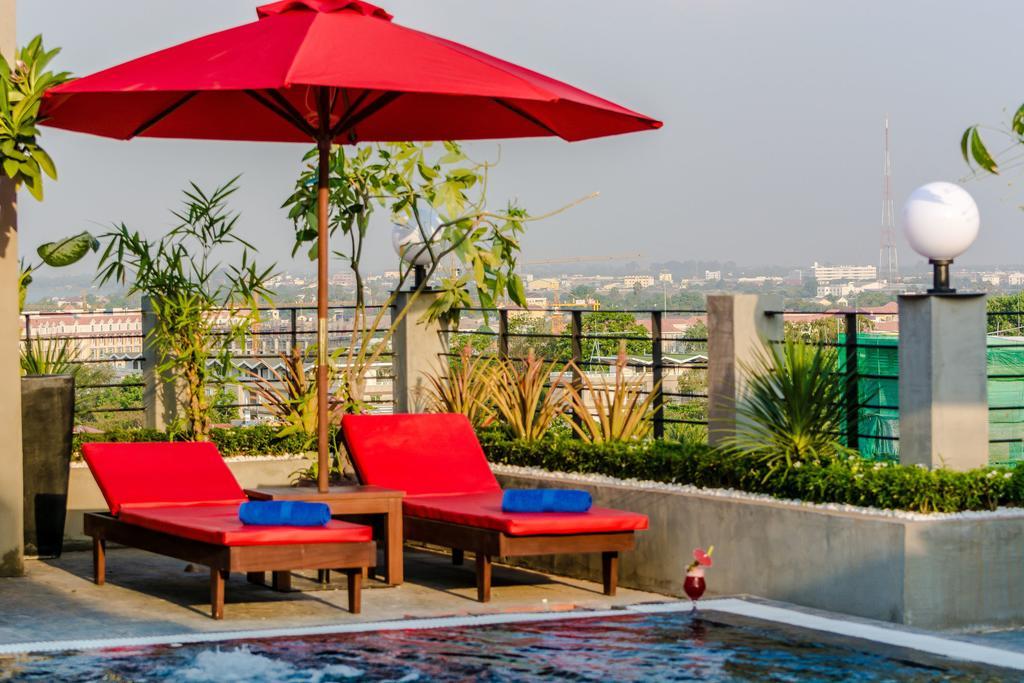 Diamond Palace Resort & Sky Bar Phnom Penh Eksteriør billede