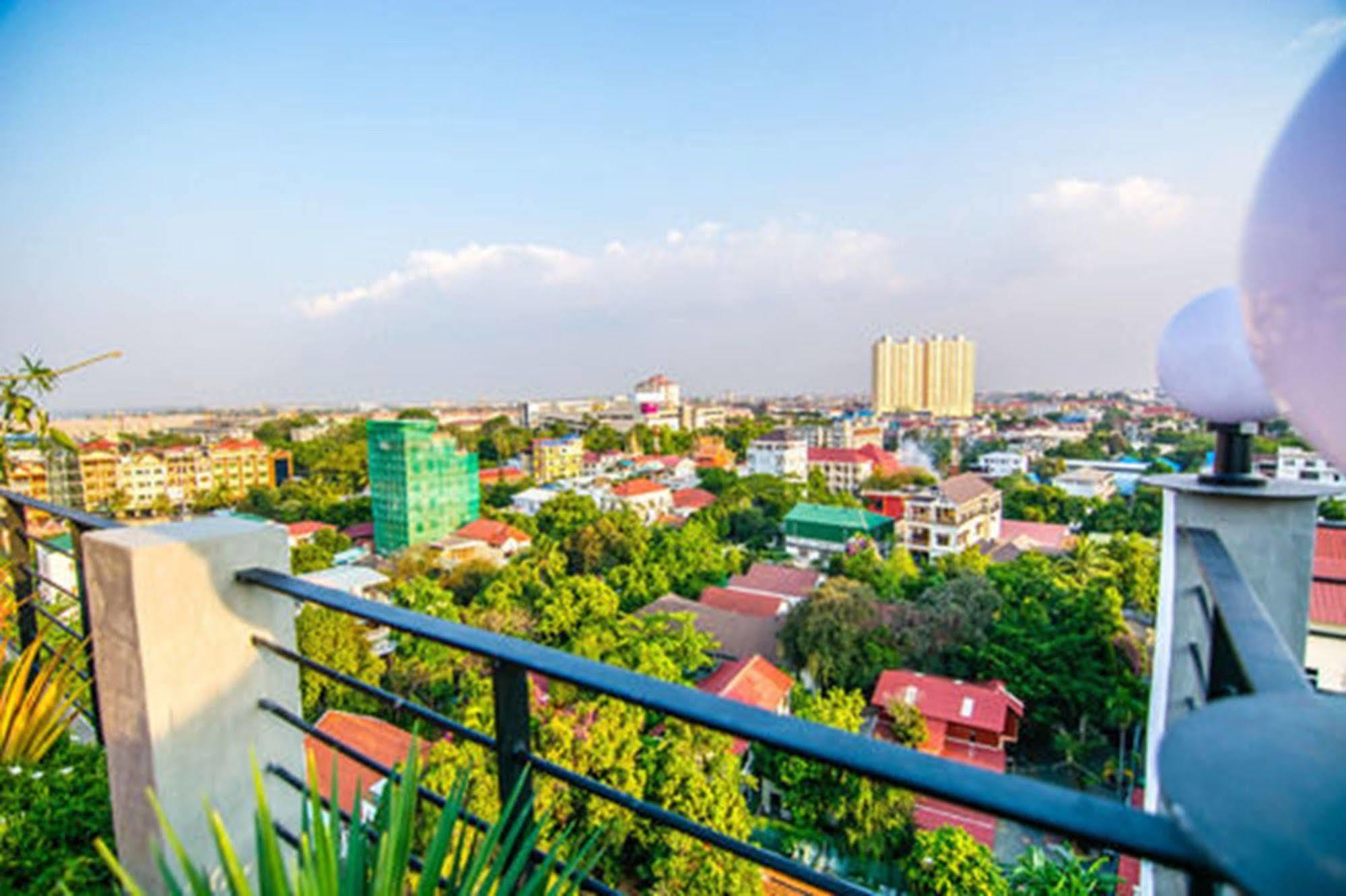 Diamond Palace Resort & Sky Bar Phnom Penh Eksteriør billede