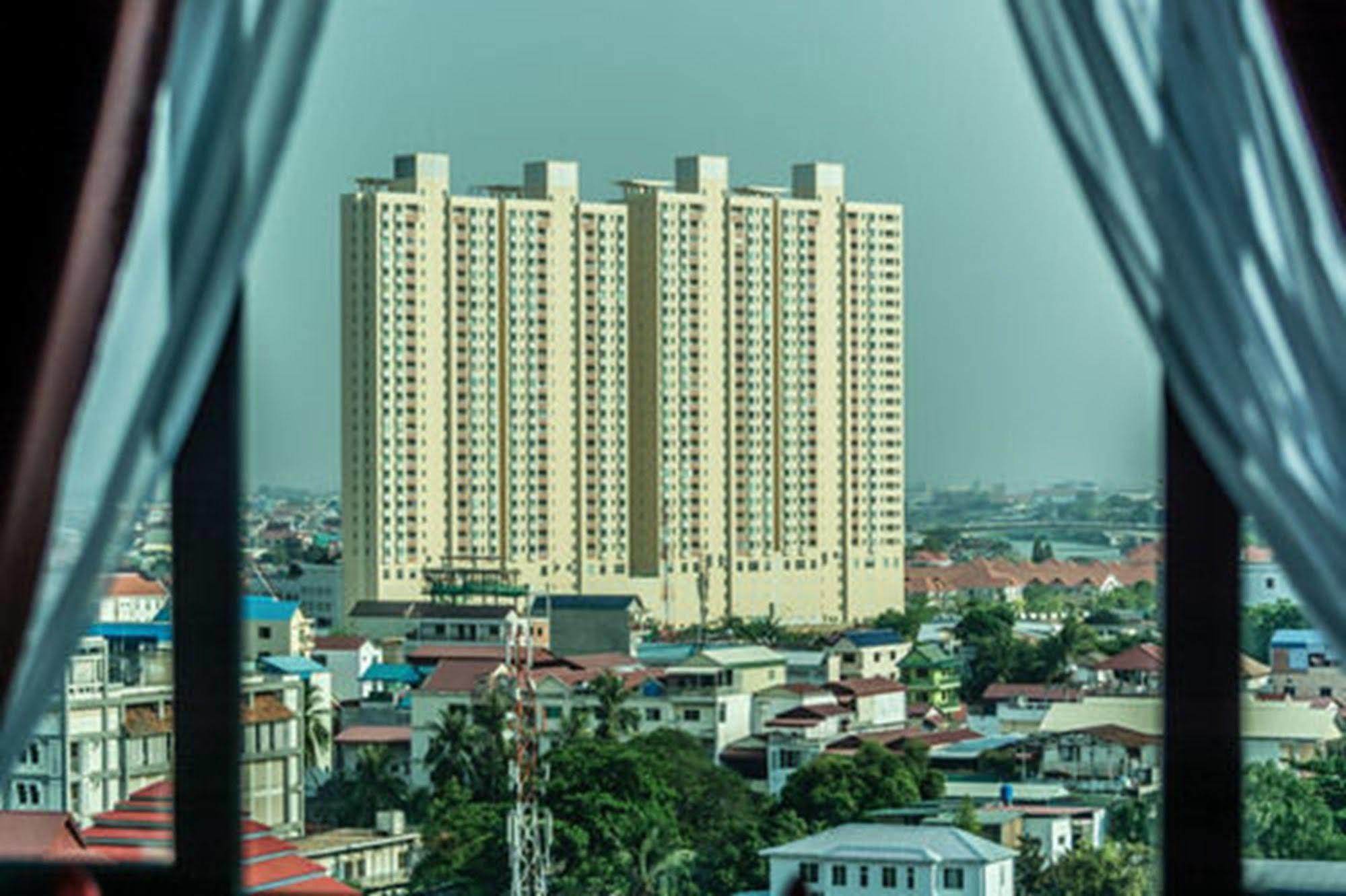 Diamond Palace Resort & Sky Bar Phnom Penh Eksteriør billede