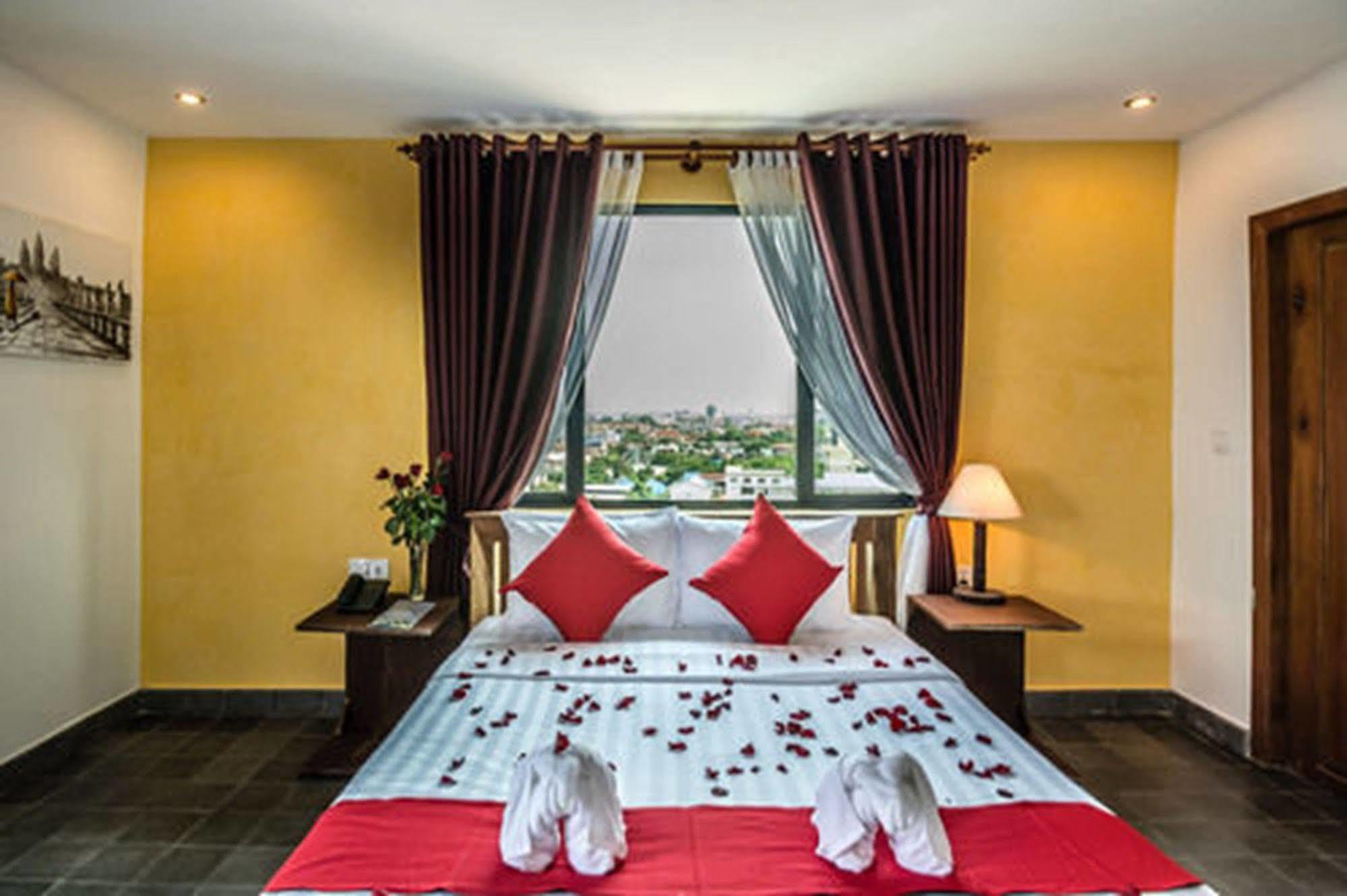Diamond Palace Resort & Sky Bar Phnom Penh Eksteriør billede